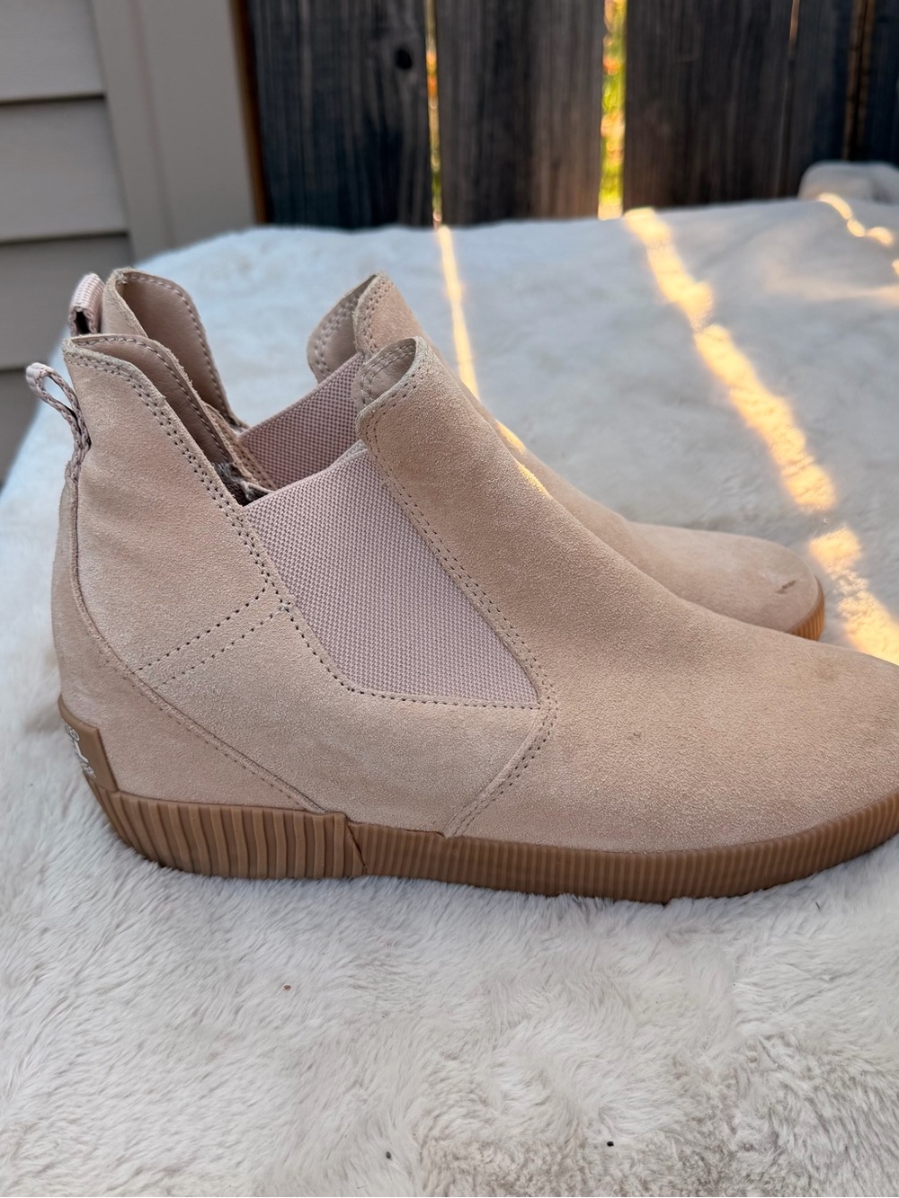 Sorel Women's Suede Chelsea Bootie Size 11